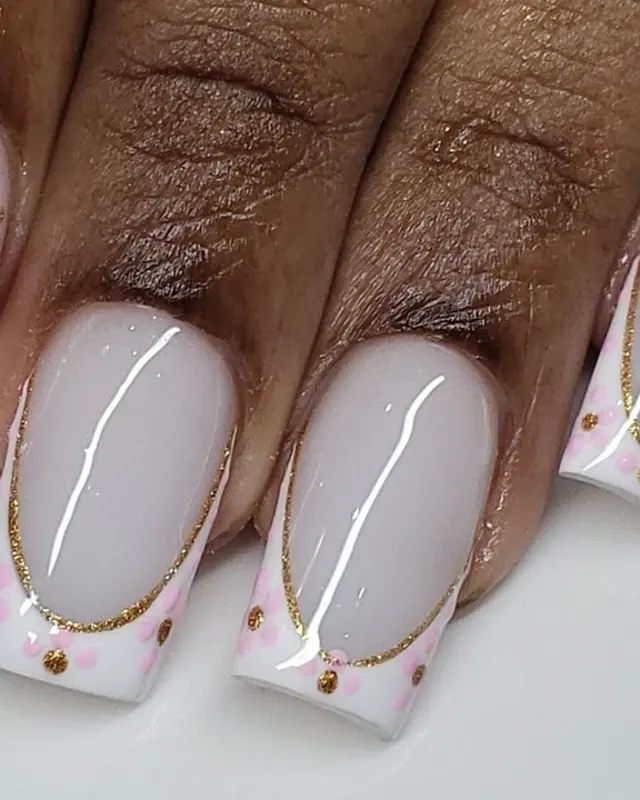 Square set with floral accent nails